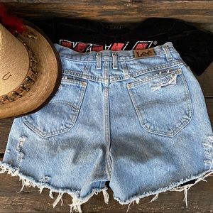 VINTAGE LEE DENIM CUT OFF SHORTS LIGHT WASH SZ 13